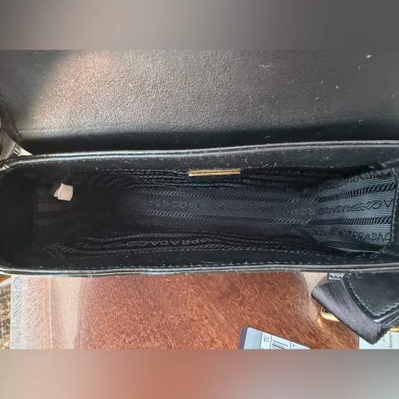 Authentic Prada 1BD302 Pattina in Pelle Vitello Black Leather. - Picture 16 of 16